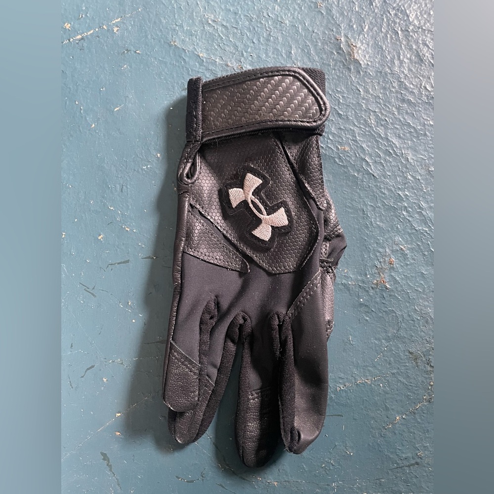 Under Armour Black Kids Glove